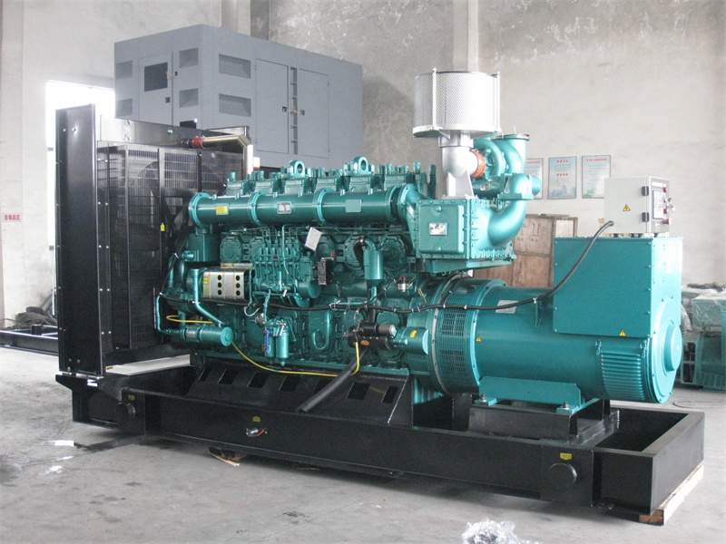 香河200KW 柴油发电机的油耗是多少?