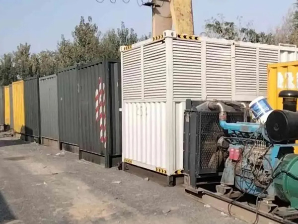 香河200KW柴油发电机机组每小时油耗是多少？